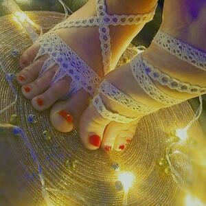 Piedsgirly-feet MYM