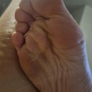 Plume_noire_feet MYM