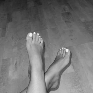 Prettyfeet_girl_ MYM