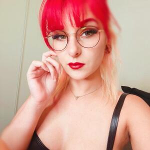 Redwife MYM