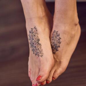 Romy_tattooed_feet MYM