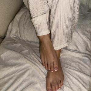 Roxane_joliefeet MYM