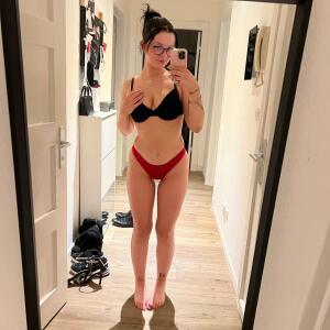 Roxi_black MYM