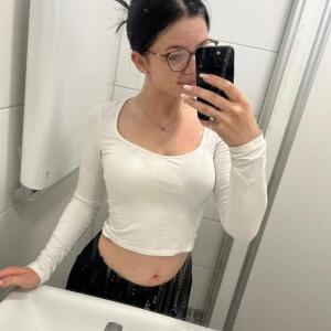 Roxi_black MYM
