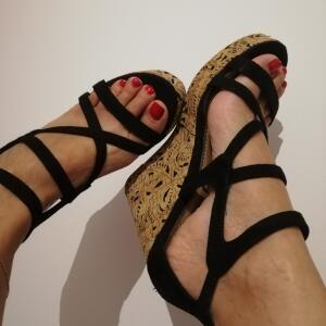 Sandra-feet-model MYM