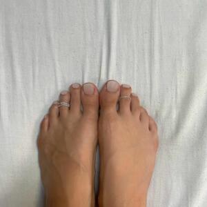 Sarah_a_feet MYM