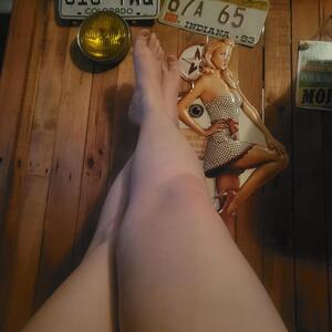 Sassy18_feet MYM