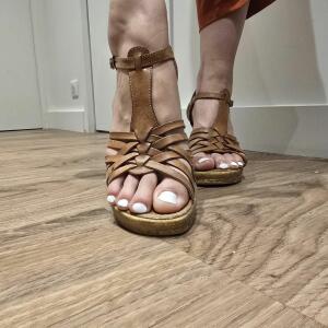 Sassy_feet_in_paris MYM