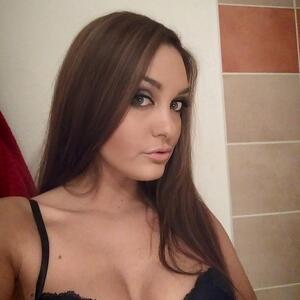 Selinakyle MYM