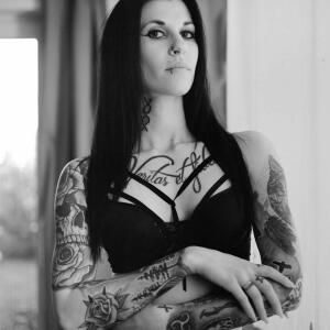 Skinnybitch_elinamj MYM