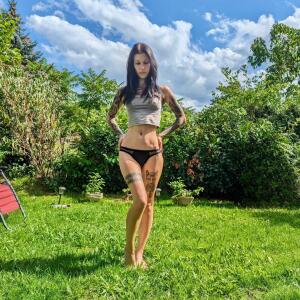 Skinnybitch_elinamj MYM