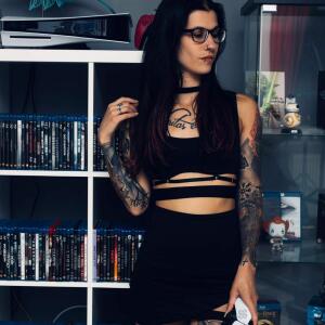 Skinnybitch_elinamj MYM
