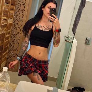 Skinnybitch_elinamj MYM