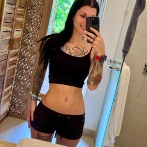 Skinnybitch_elinamj MYM