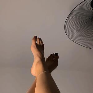 Sunshine_feet_ MYM