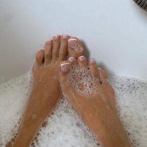 Sweet-feet-nude MYM