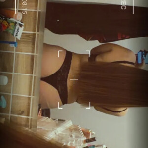 Ta_feet_copine MYM
