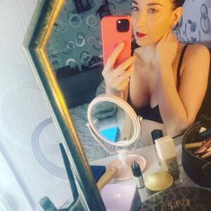 Taniakiss MYM