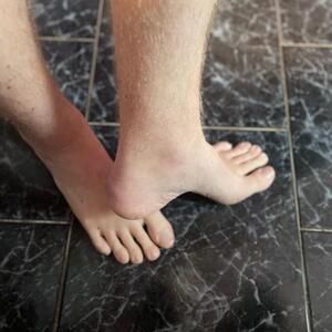 The_feet_of_a_frenchman MYM
