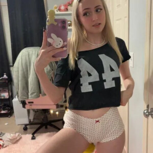 Tiffany4 MYM