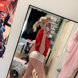 Tiffany4 MYM