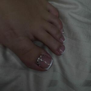 White_doll_feet MYM
