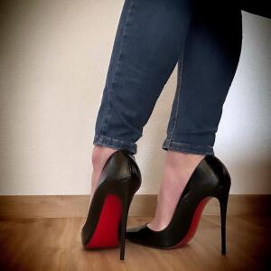 Womeninheels MYM