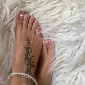 Zhyra_feet MYM