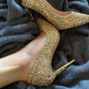 _4feetandmorelover_ MYM
