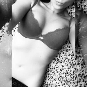 _4feetandmorelover_ MYM