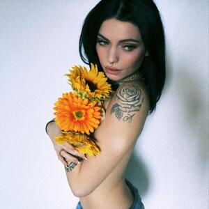 _claramia_ MYM
