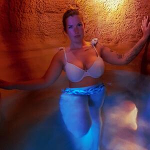 _coupleexhib MYM