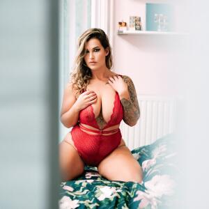 _coupleexhib MYM