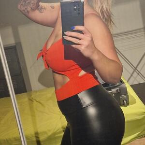 _coupleexhib MYM