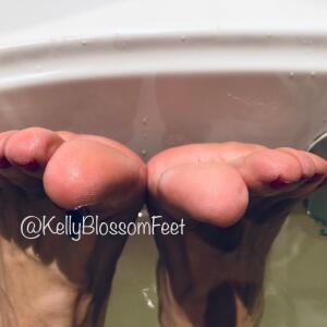 _kellyblossomfeet MYM