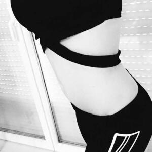 _la_petite_brune MYM