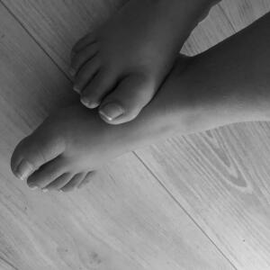 _lou_feet_ MYM