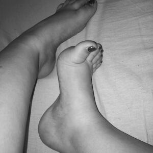 _lou_feet_ MYM
