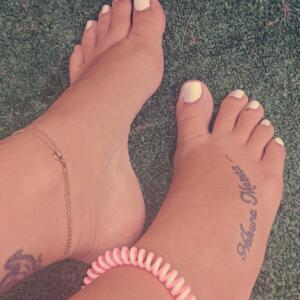 _lovefeetforyou_ MYM