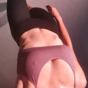 _nia MYM