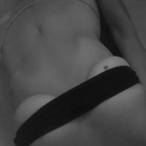 _nia MYM