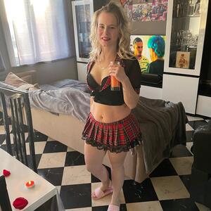 _petite-folle_ MYM