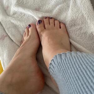 _womanfeet MYM