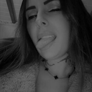 brune_caliente MYM